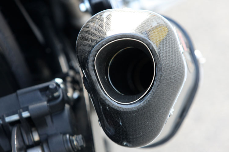 GSR250 with YOSHIMURAは、GSRを5年進化させたのか？「良いバイク」が