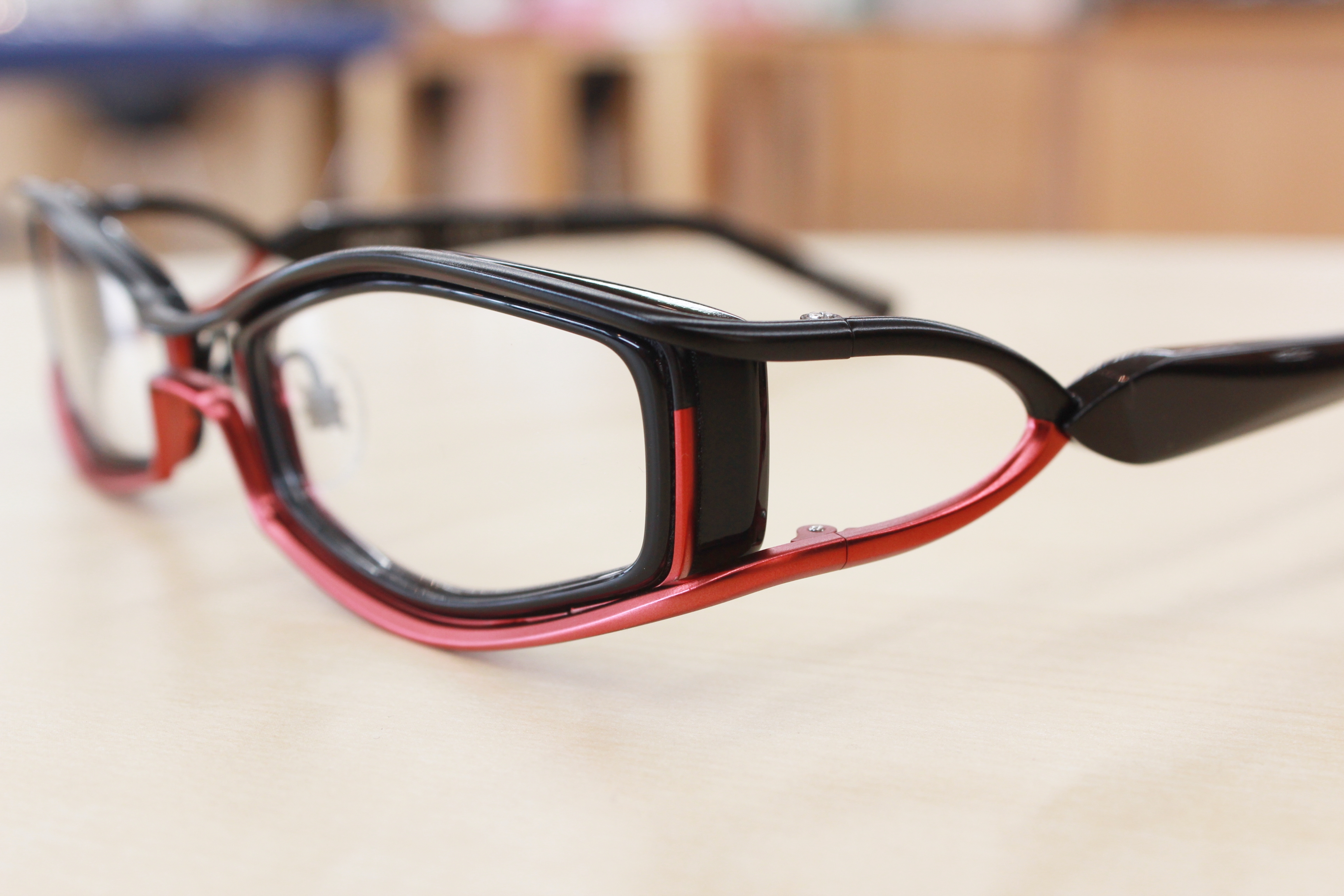 less than human】人気モデル揃い踏み | メガネ工房AZ ブログ