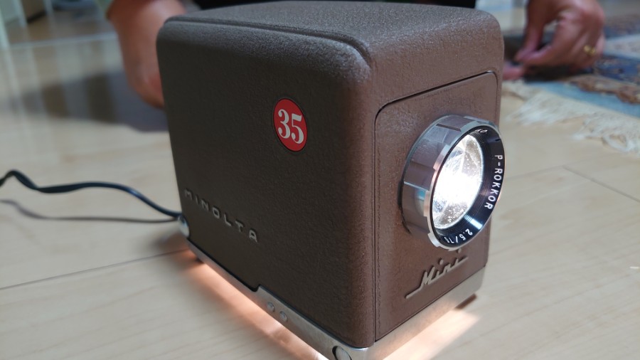 昭和30年代の幻灯機 – マセラティでイッてみよう！ストロンガーぁぁ