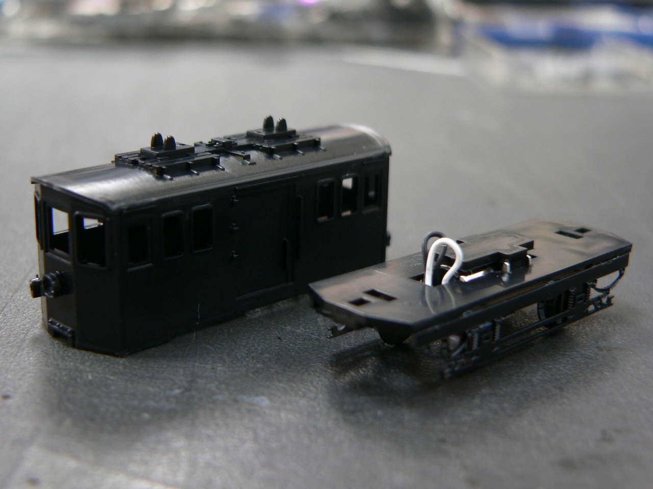 ワールド工芸のプラスチックキット、京福電鉄テキ6を組立中です