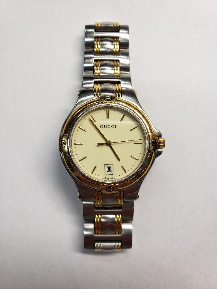 GUCCI グッチ 9000Lの電池交換とベルト洗浄