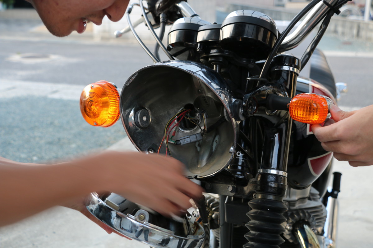 レビュー】カワサキW650のウインカーをイナドメのW3風ウインカーに交換