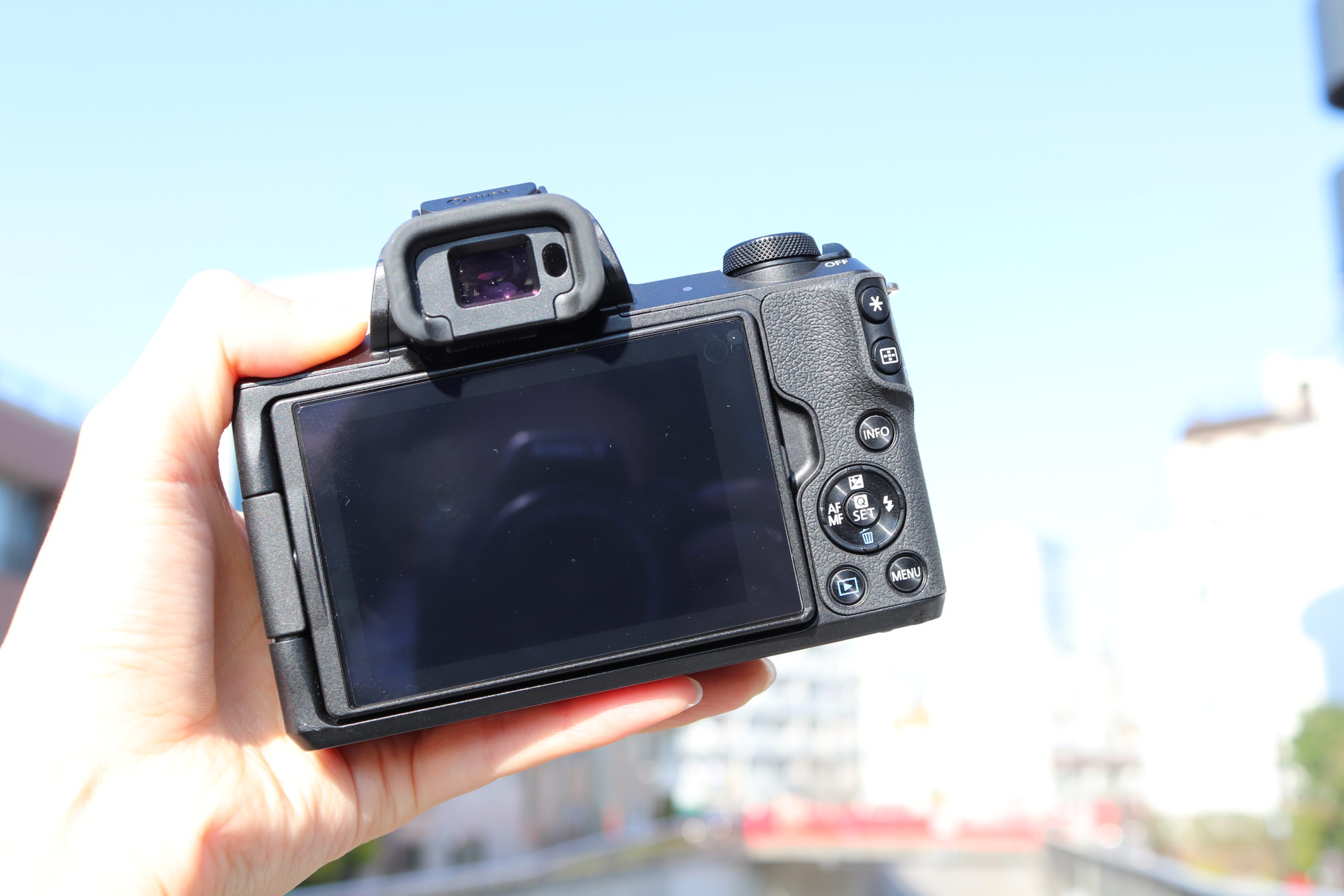 格安レンタル] CANON（キヤノン） EOS Kiss M ダブルレンズキット