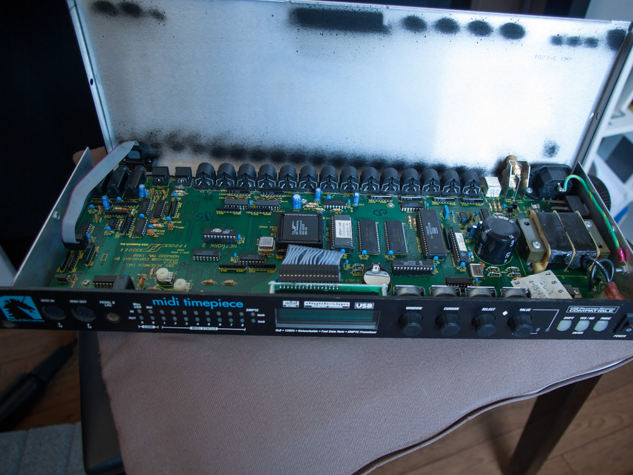 MOTU MIDI TIME PEACE AV USB (MTP AV USB)の内蔵電池交換 – necobit