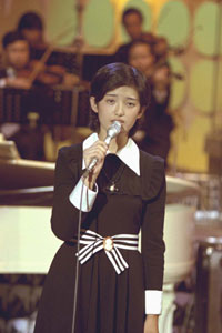 30年の時を越え、山口百恵が【夜のヒットスタジオ】で復活