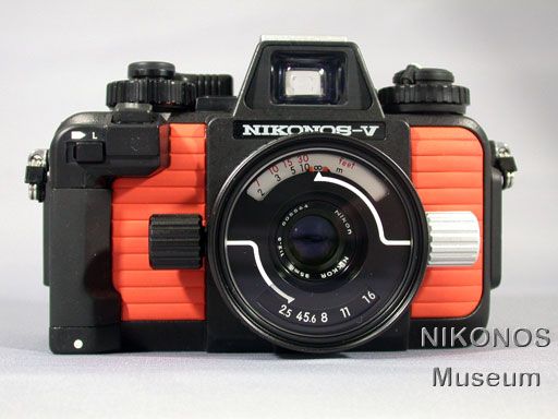 NIKONOS V （オレンジ）：NIKONOS Museum
