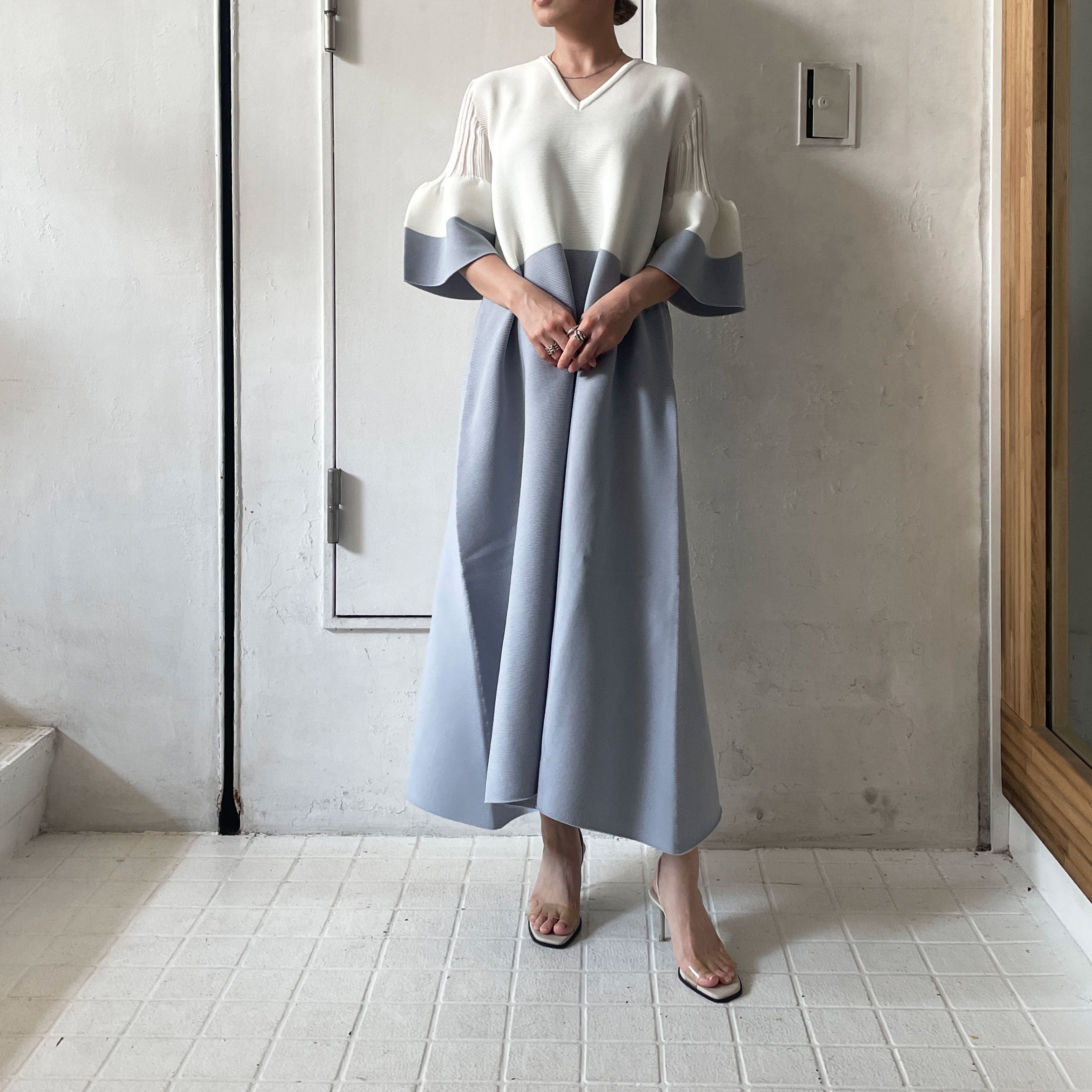 CFCL】 POTTERY SHORT BELL SLEEVE FLARE DRESS – ONENESS ONLINE STORE