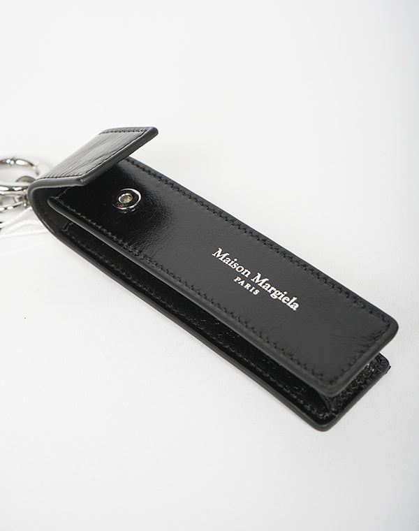 Maison Margiela メゾンマルジェラ｜LEATHER HOLDER CHARM SA1VL0044
