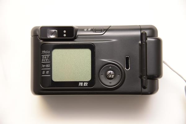 最高のコンパクトカメラ フジフイルム NATURA BLACK F1.9 | カメラ三脚