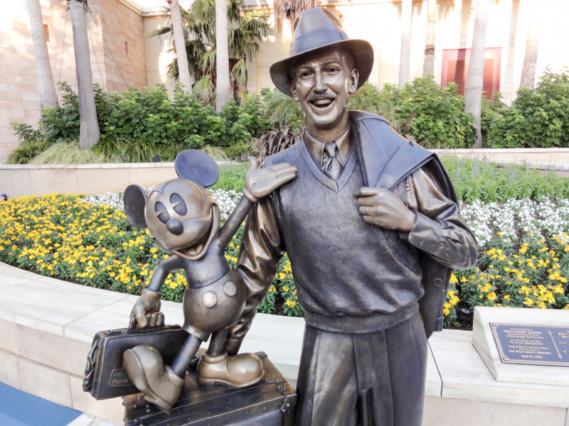 東京ディズニーリゾートのブロンズ像を巡る - 舞浜新聞