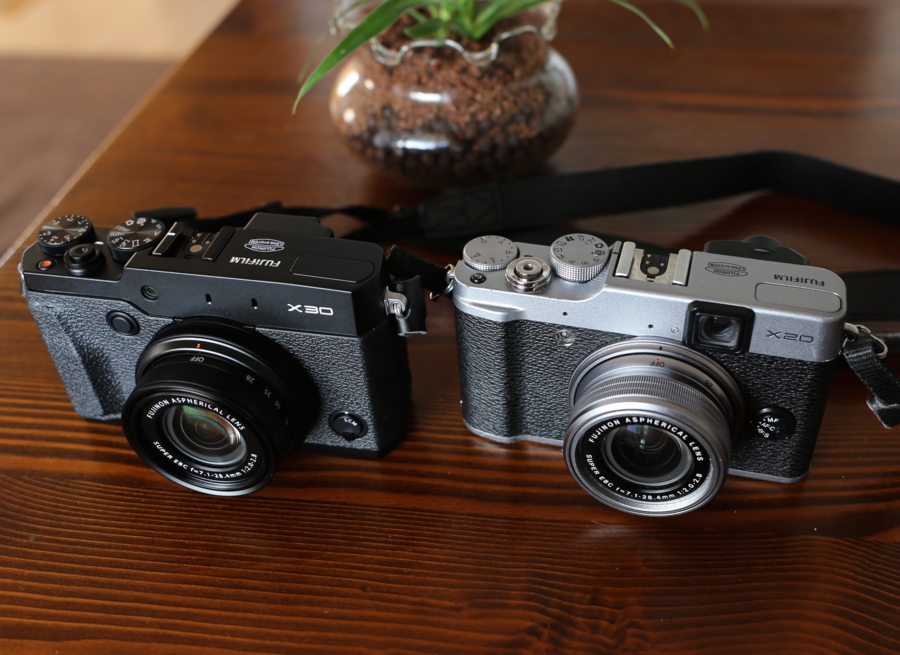 フジフィルム社製 FinePix X30をX20と比較 - カイゼン生活