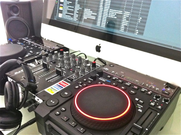 Review: Stanton CMP.800 Multiformat DJ Players With Midi