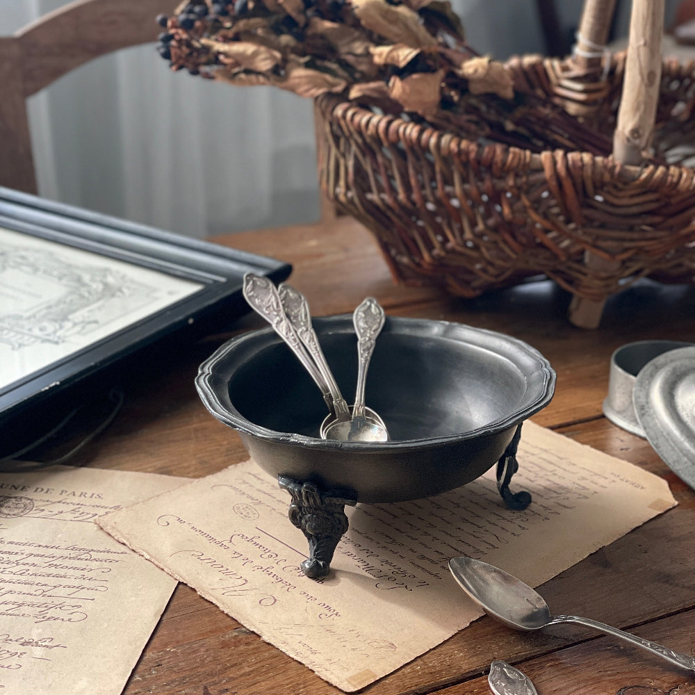 足つきデザインが素敵なエタンボウル（直径17cm） フランス