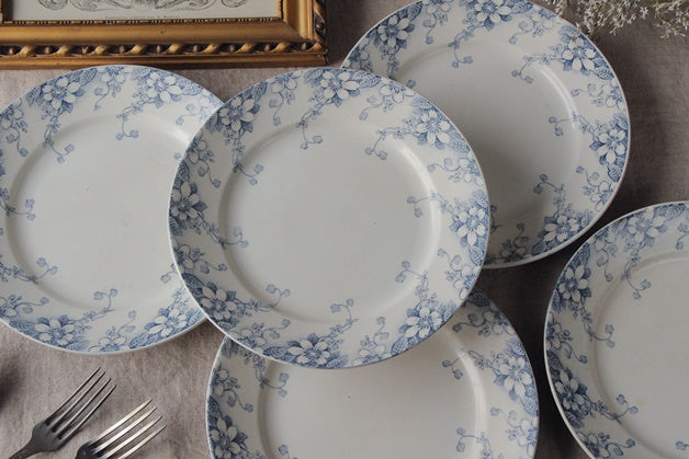 2枚あり！桜のようなモチーフが可愛いリュネビル窯プレート（皿