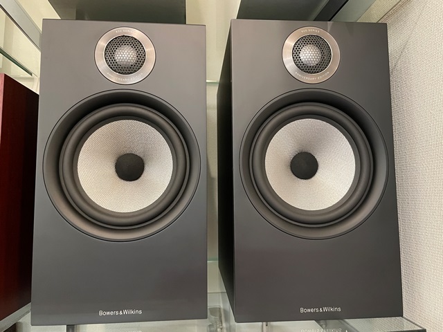 新宿本店】B&W 606S3 と 606 S2 Anniversary Edition を比較してみまし