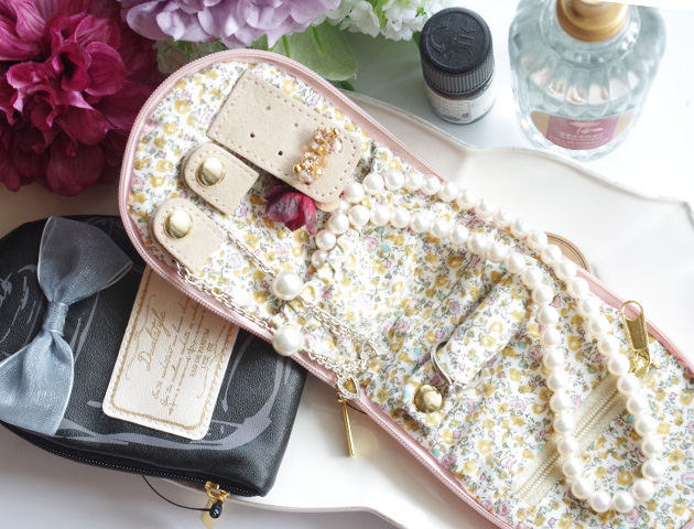 メール便OK】アクセサリーポーチ ジュエリーポーチ レザー調 香水