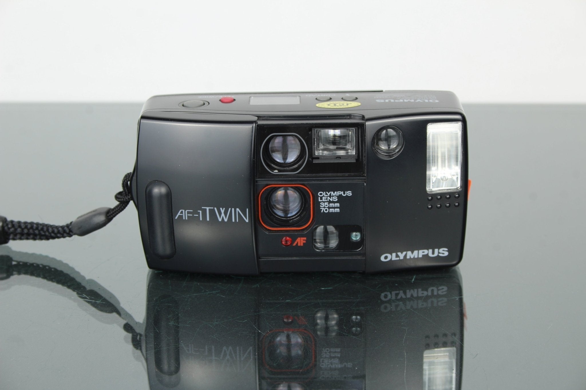 Olympus AF‑1 Twin Review: A Weatherproof 35mm Twin‑Lens Gem