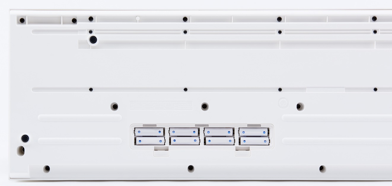 徹底的に「ホワイト」！｜Roland人気シンセサイザーJUNO-DSに新色