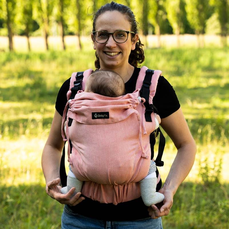 生後1か月の赤ちゃんも安心して使える抱っこ紐｜ディディフィックス