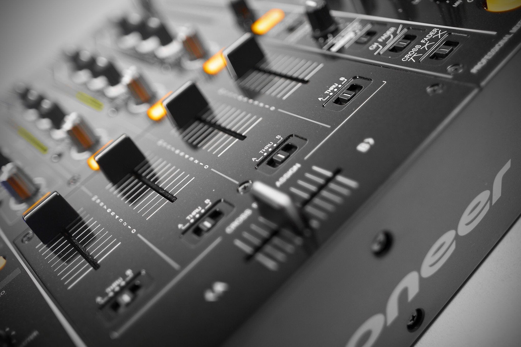 REVIEW: Pioneer DJM-850 4 Channel DJ Mixer – DJWORX