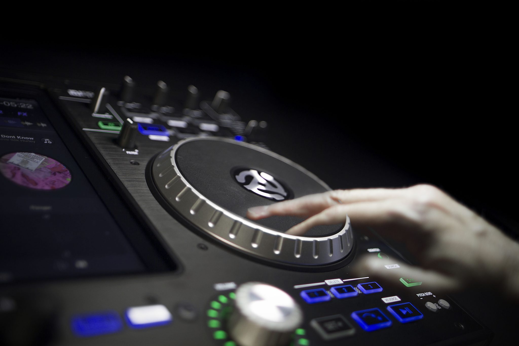 REVIEW: Numark iDJ Pro iPad DJ Controller – DJWORX