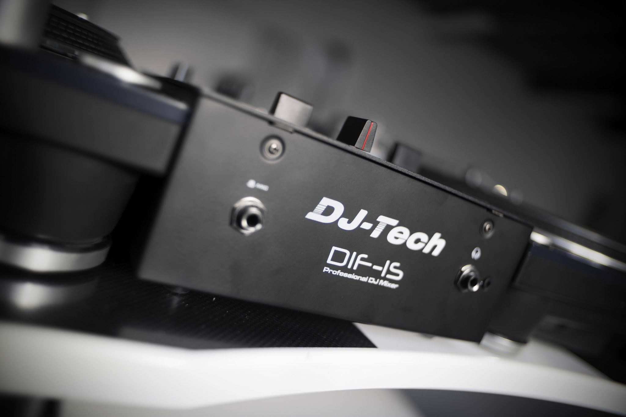 REVIEW: DJ Tech DIF-1S Scratch Mixer – DJWORX