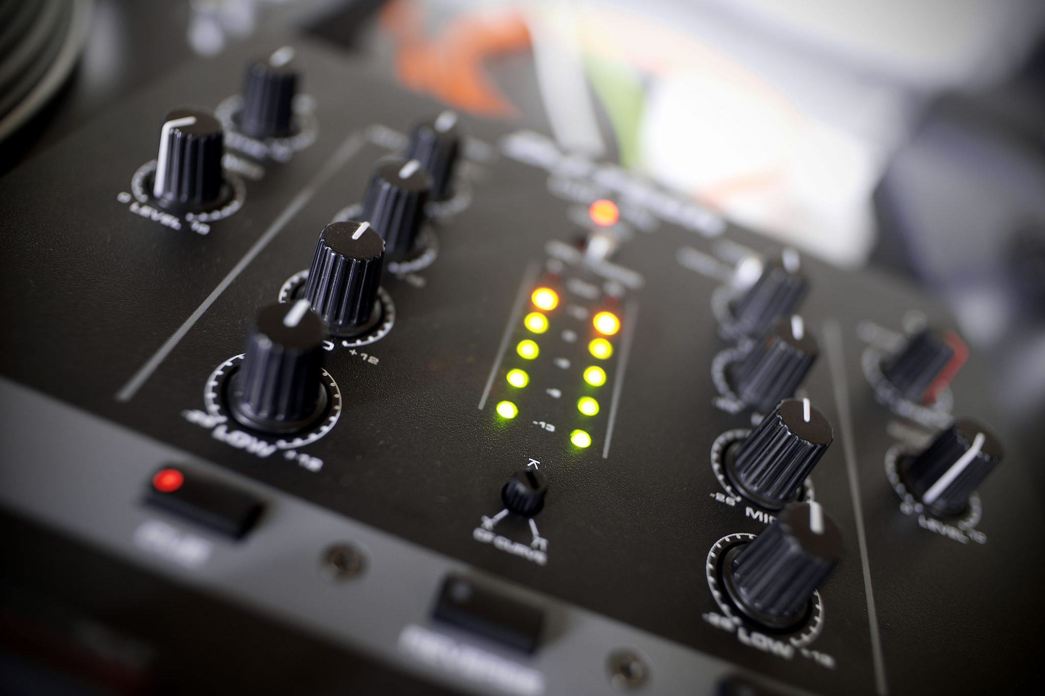 REVIEW: DJ Tech DIF-1S Scratch Mixer – DJWORX
