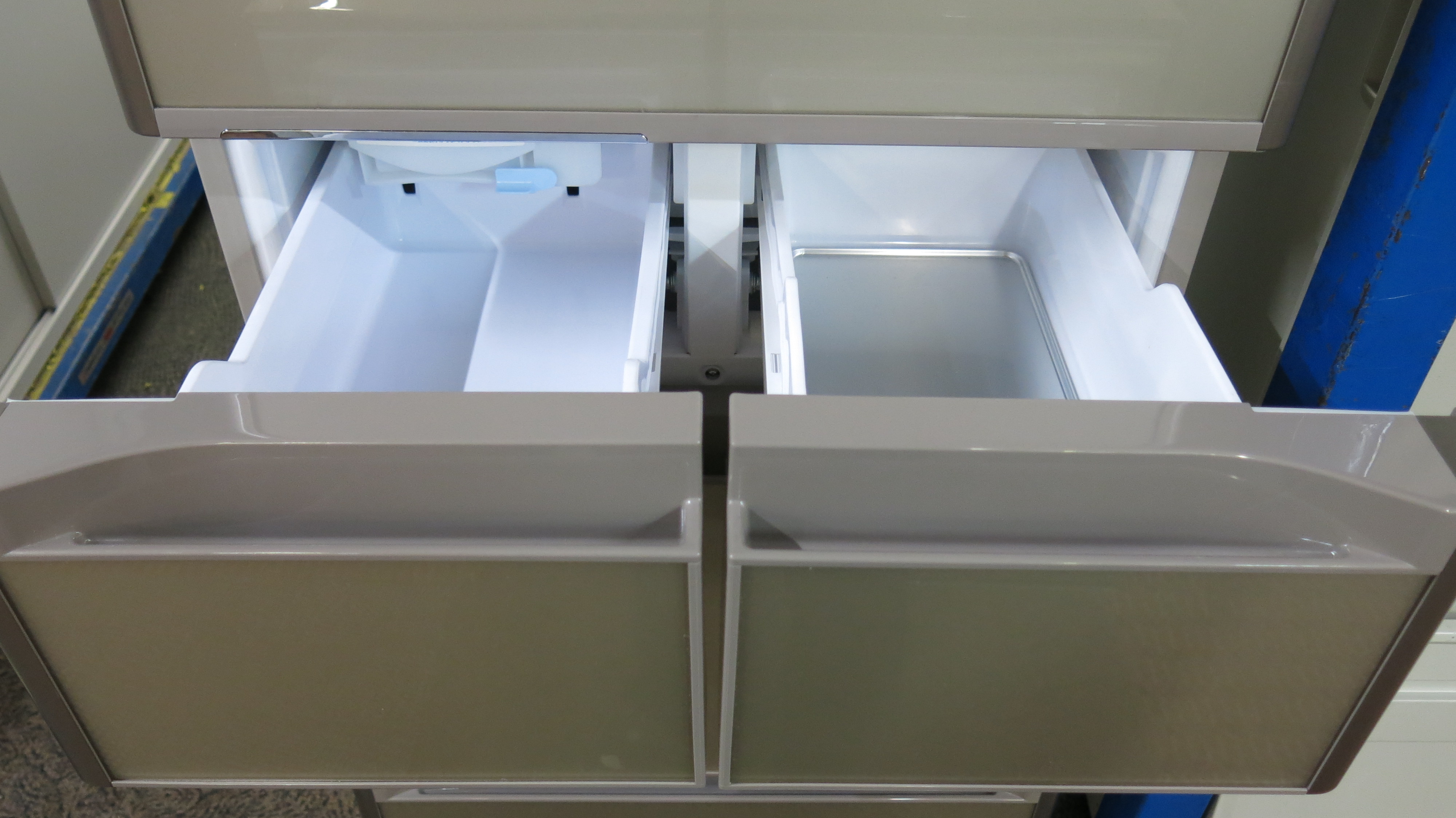 中古 日立 2015年製 ノンフロン冷凍冷蔵庫 片開き5ドア R-S4200F(XN)型