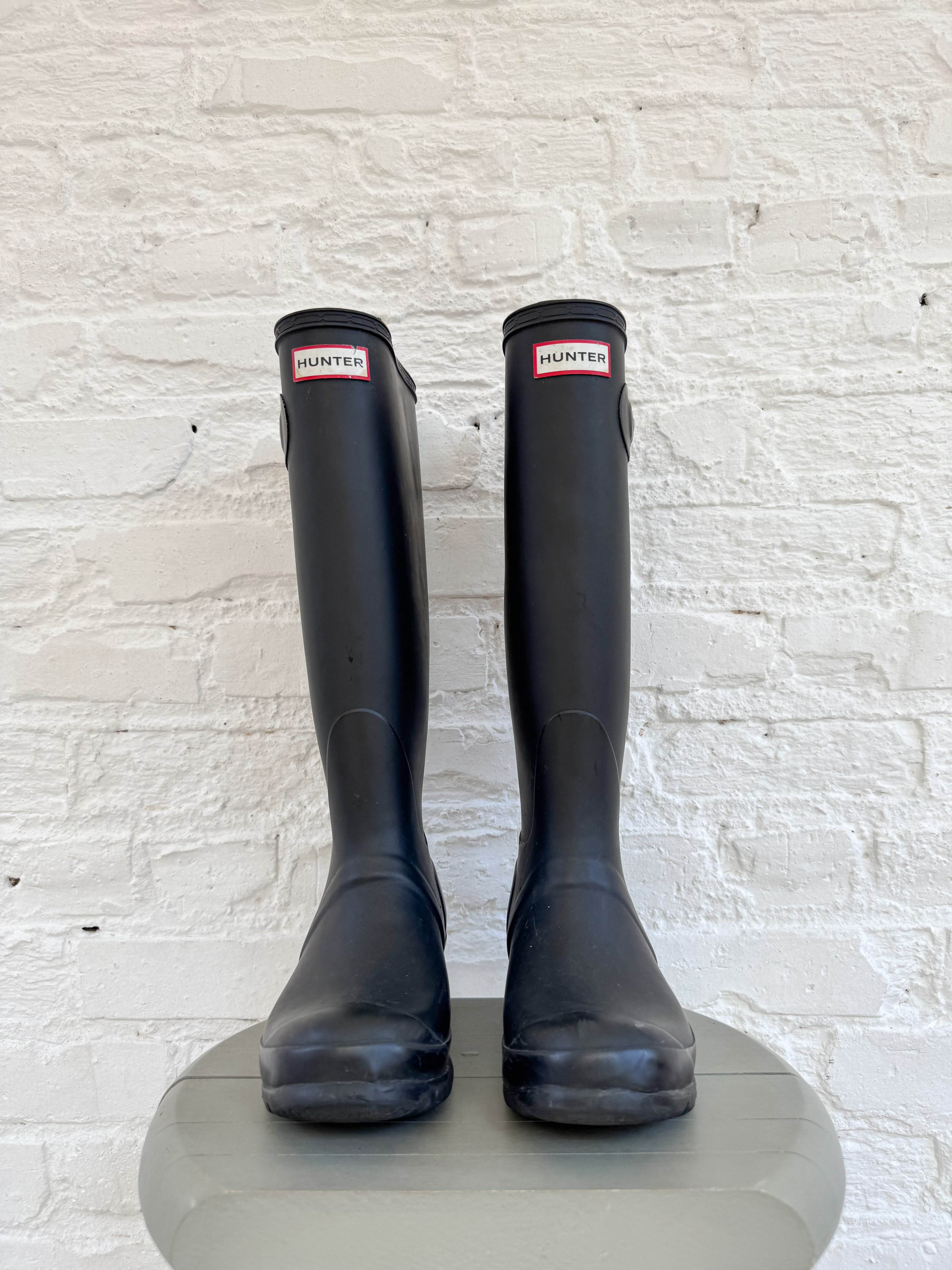 The Black Hunter Boots (7/7.5) – earthful collective