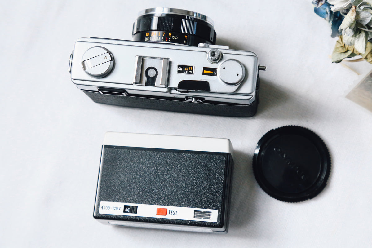 OLYMPUS 35DC【完動品】フラッシュ付き❗️ – Ein Camera