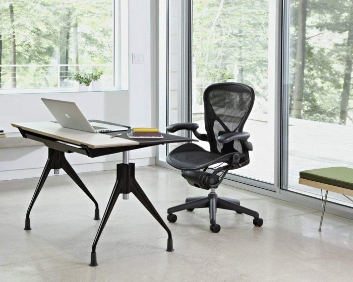 ハーマンミラーアーロンチェアリマスタードライトBサイズ2021/02