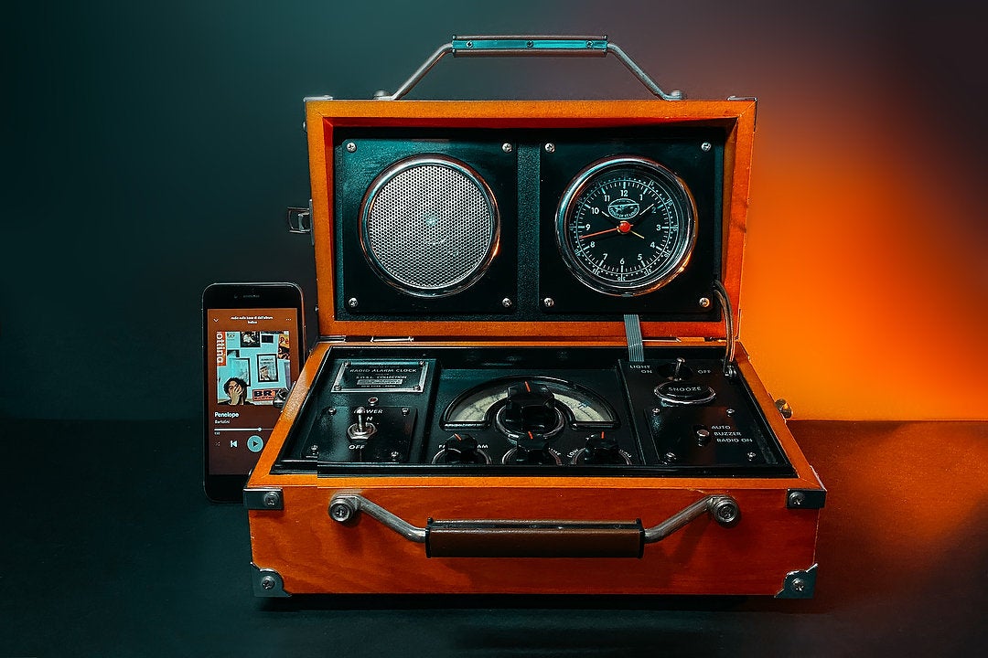 SPIRIT OF ST. LOUIS SOSL COLLECTION (1993) VINTAGE BLUETOOTH RADIO