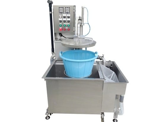 小嶺機械㈱ ざるカゴ式野菜洗滌機 KWM-888MC-A型・MC型 洗浄装置