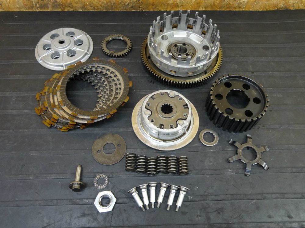 160803】ゼファー1100◇クラッチハウジング【エンジン ZRT10AE – 中古