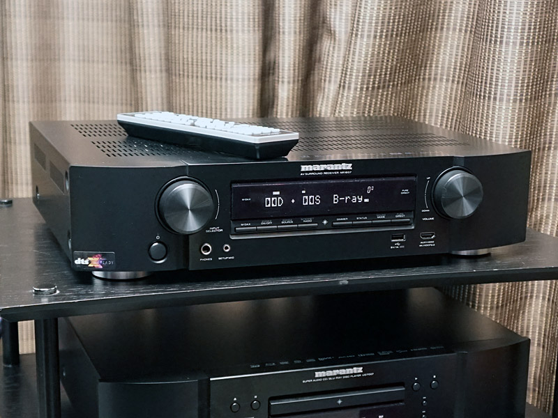 薄型でもAtmos、DTS:X対応。アシスト機能充実のマランツAVアンプ