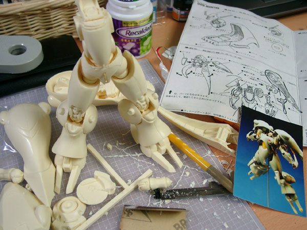 ボークス 1/220 ガレージキット クィンマンサの製作記 - MODELGRAPH.ALFAIM