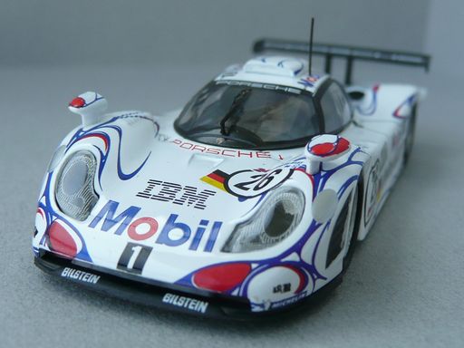 京商 1/64 ポルシェ 911GT1 1998 #26 LM: 資金難コレクター? の葛藤の