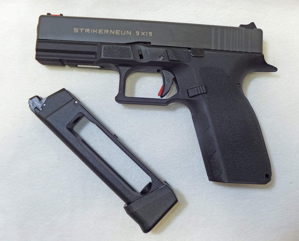 カーボン8「STRIKER 9(NEUN) CO2 ガスブローバック ハンドガン