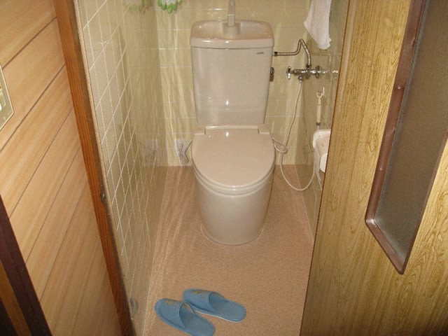 トイレ】簡易水洗和式トイレから洋式トイレへ