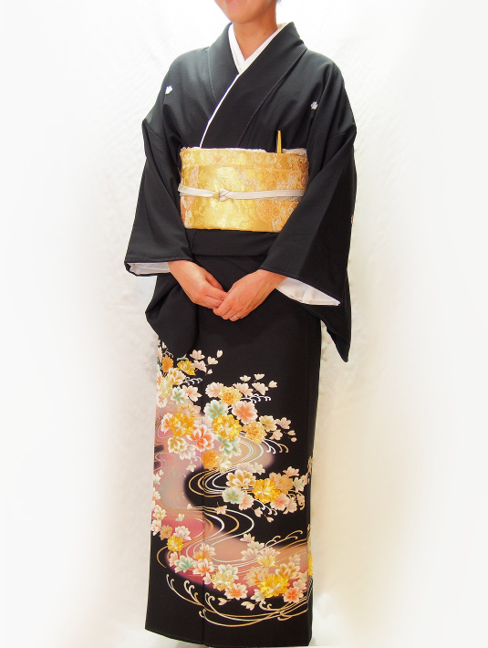 322.正絹金彩流水花柄黒留袖 - 呉服下村屋 レンタル着物アシスト