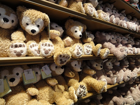 ダッフィーの歴史と変化についてのご紹介 | ディズニーグッズ買取