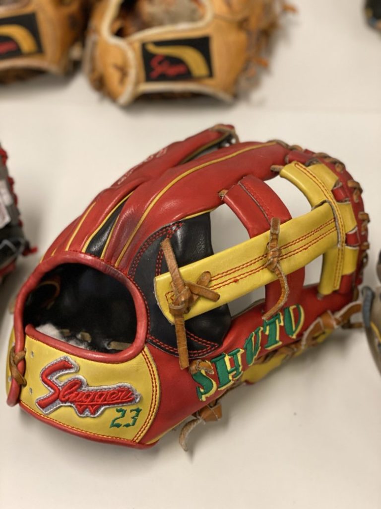 周東佑京選手と久保田スラッガー】プロ実使用グラブをチェックすれば