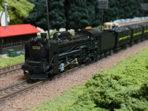 しなのさかいの駅前広場 カトー D51北海道形・セキ3000（石炭積載）