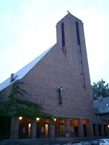 ベルリン・ダーレムのイエス・キリスト教会 | ベルリン中央駅