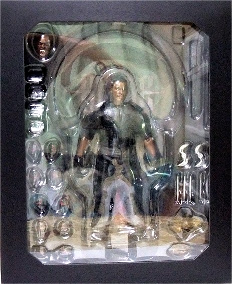 19.11.15 MEZCO TOYS ONE:12 COLLECTIVE / BLADE ACTION FIGURE PART