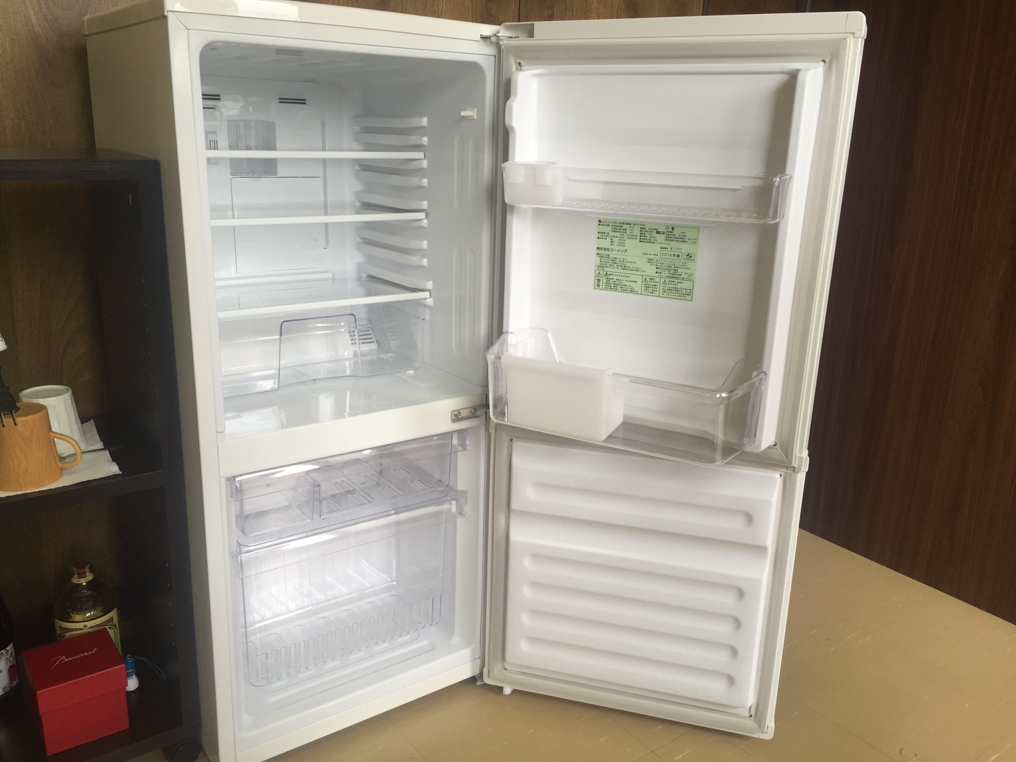 コスパ良し、デザイン良し、国産メーカーの冷蔵庫（ファン式）が事務所