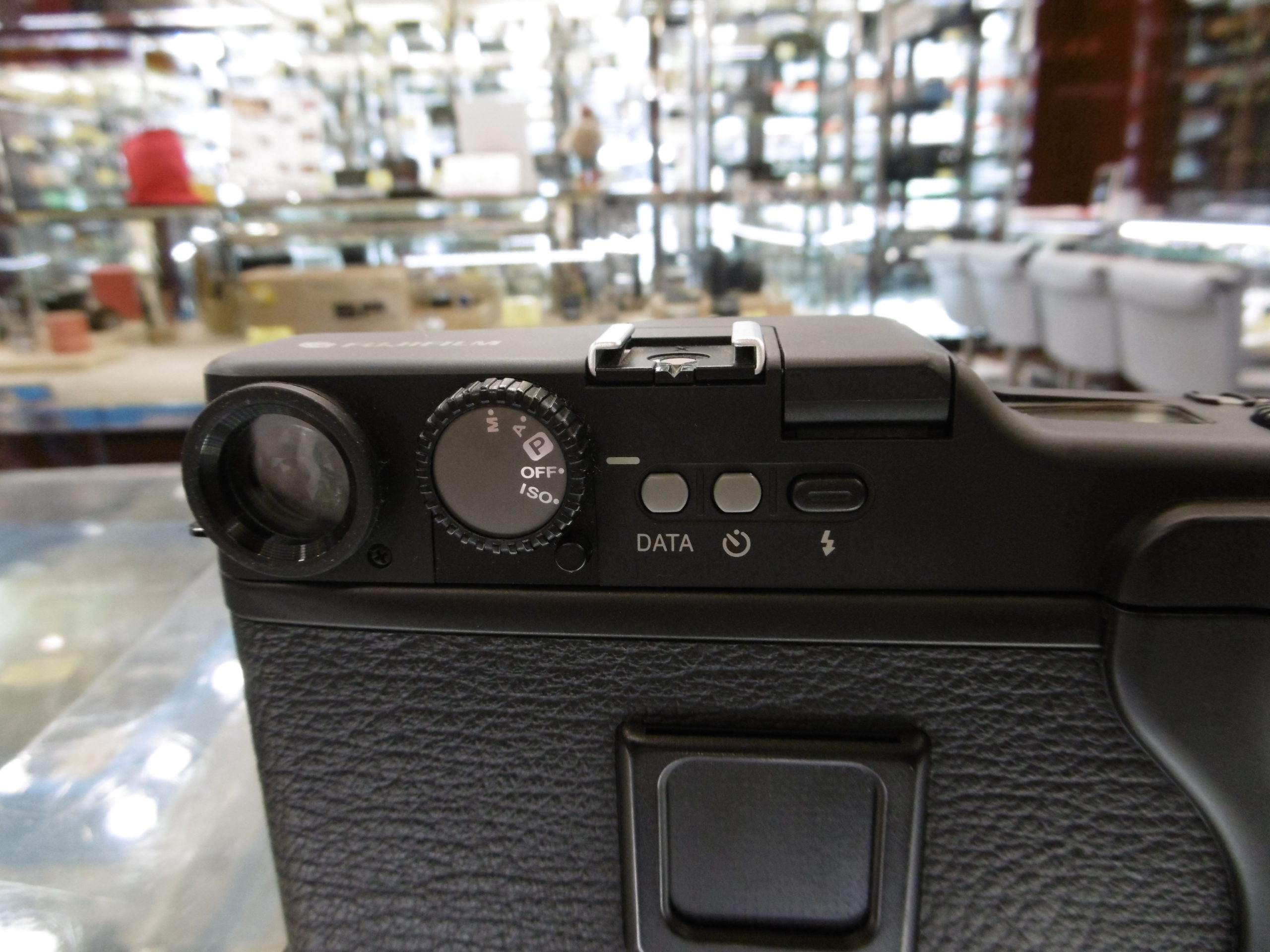 AF中判カメラ「富士フイルム GA645」