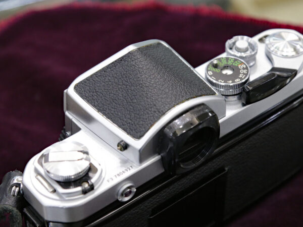 ここエモいポイント〜ニコンF2アイレベル編