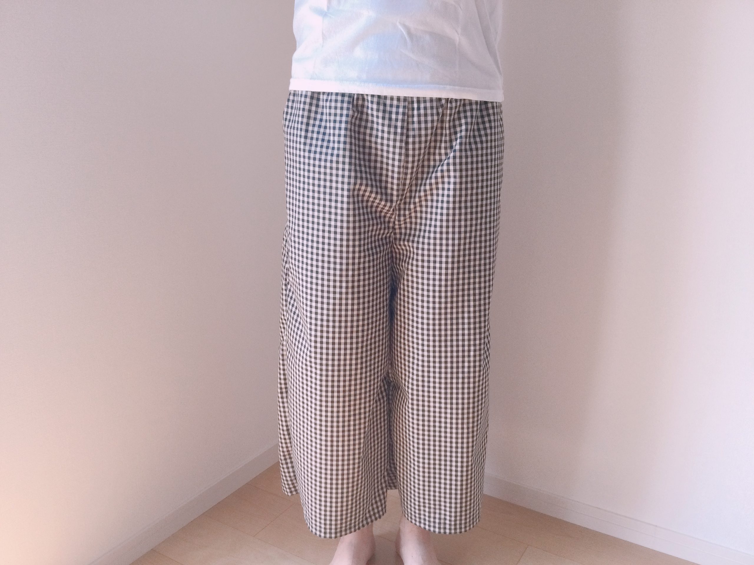 シンプルでおしゃれな大人のガウチョパンツ