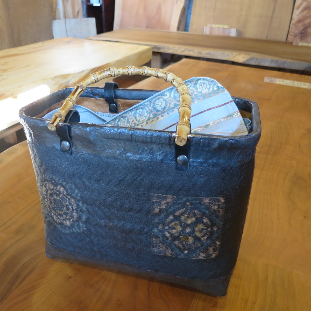 一閑張り 一閑張りバック 藍染 筒がき 正絹古布 犬張子 狛犬